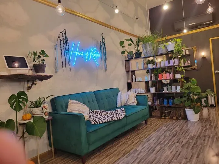 https://cdn.salonspotlight.com/photos/gqNqnqBj1xA7HvHOUV1c/b32fd663-1bd6-4b80-99a1-15411b5f8c2a_720x720