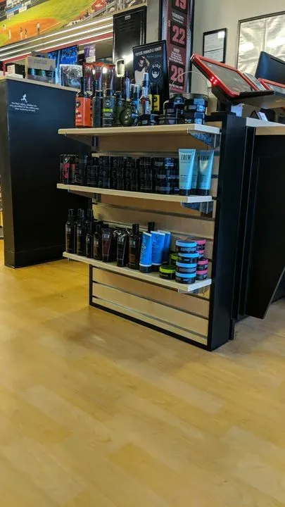 https://cdn.salonspotlight.com/photos/gqQvKemnPgmKNxx7Jdfh/b93ed92a-58a2-4fa3-bfdc-00b14548ff31_720x720