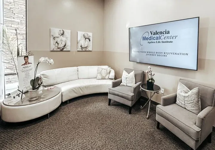 https://cdn.salonspotlight.com/photos/grZ4Sl5EzOYGi3xDdgiu/a2f547e2-d04b-4faa-a215-32bc6baf7e55_720x720