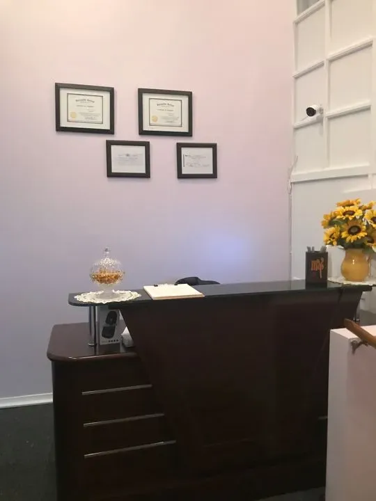 https://cdn.salonspotlight.com/photos/gsDLPNtzgmclZdyVQ4TQ/6b9dd068-d12e-4351-bff2-82d86e4236d5_720x720