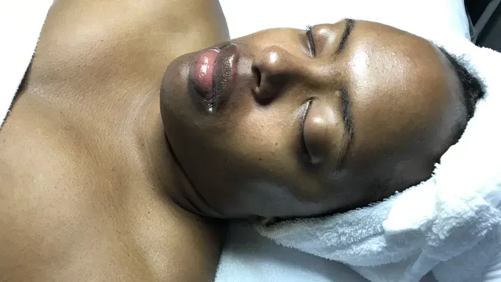 https://cdn.salonspotlight.com/photos/gwHPaUXWRKnWubsfzflu/14203187-42a5-4de6-8f91-d32f920348ba_720x720