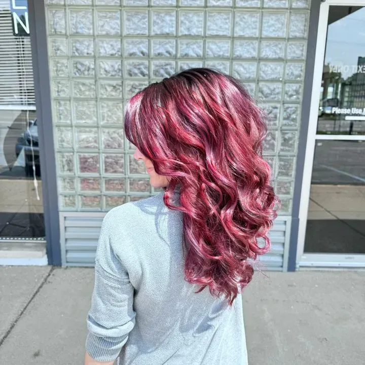 https://cdn.salonspotlight.com/photos/gxUYAGN9ujuang7s0YLd/5c33b90b-de61-4773-a40b-67e29a762ffd_720x720