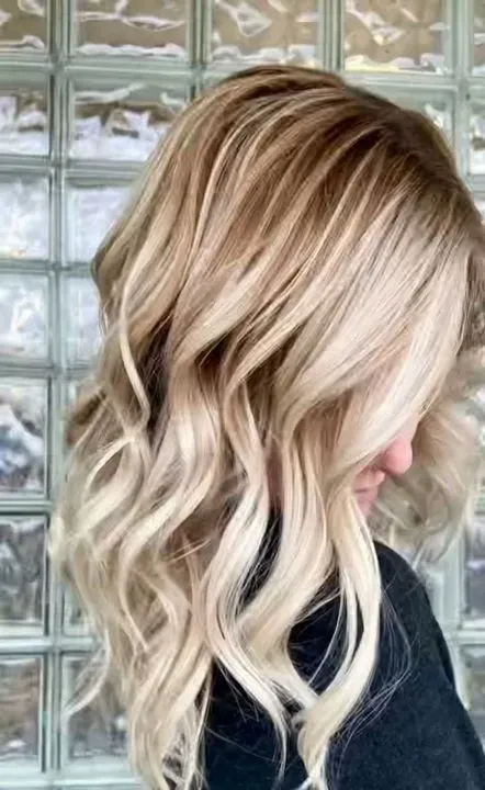 https://cdn.salonspotlight.com/photos/gxUYAGN9ujuang7s0YLd/62a1fd05-99bf-4a24-9de5-8fb8d02e6286_720x720