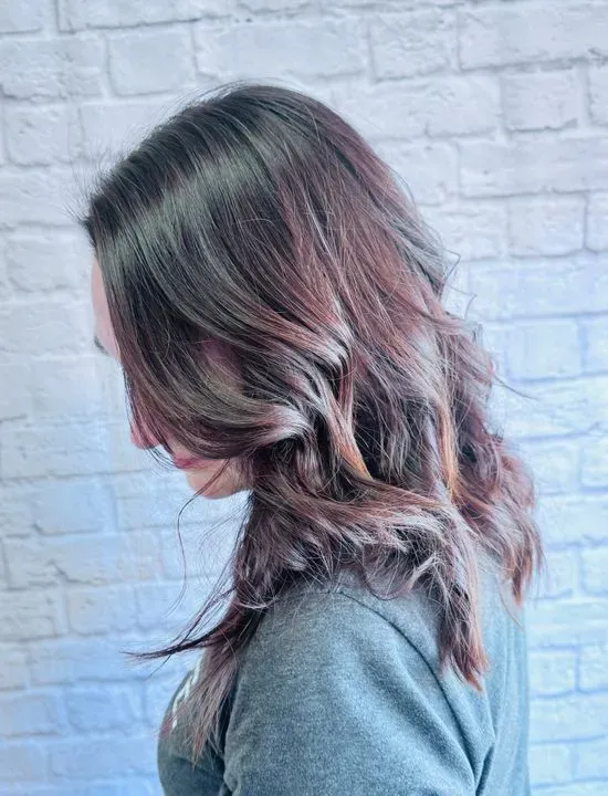 https://cdn.salonspotlight.com/photos/gxUYAGN9ujuang7s0YLd/e3bef3de-6986-4725-b4a2-270a37bf2330_720x720