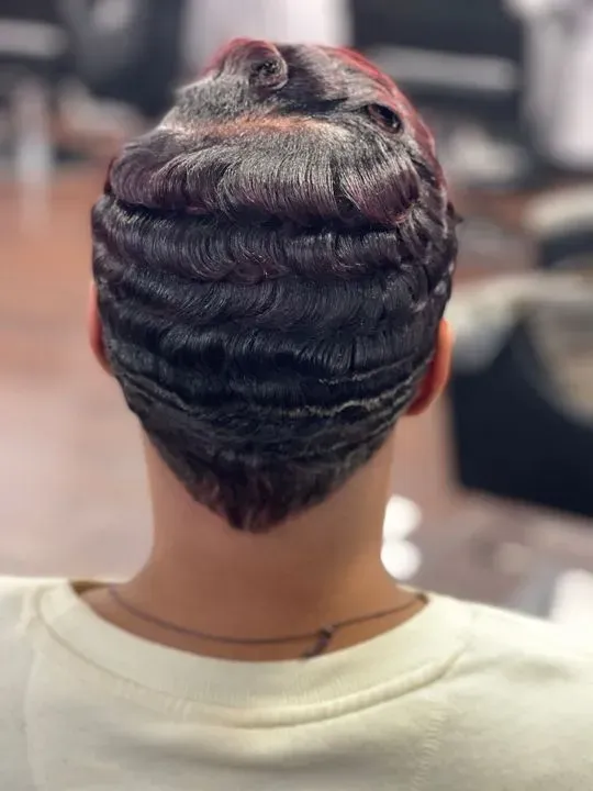 https://cdn.salonspotlight.com/photos/gydfSJb1xP1jVjOGGojB/9c2d2e86-24ea-46d5-bbc6-a3203257e6ec_720x720