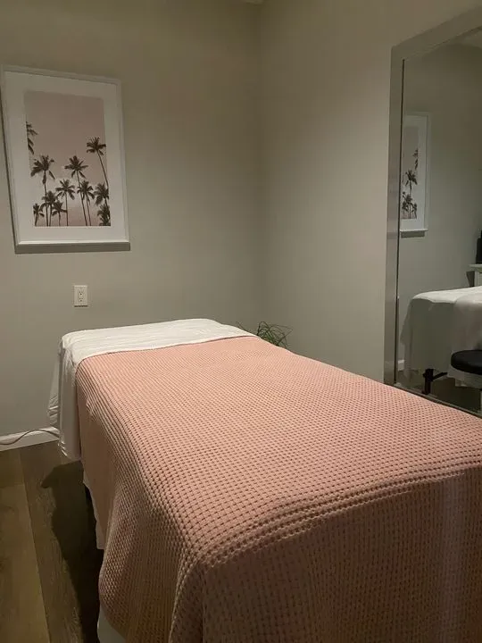 https://cdn.salonspotlight.com/photos/h321smP0JUDLwiGYZIj3/a71d1b00-5f0e-4b2e-a727-a32022d3ba4a_720x720