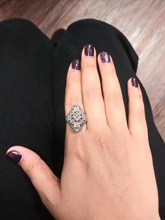 https://cdn.salonspotlight.com/photos/h3pbrMShbJOLoiAZWcJf/0d96f428-d1fa-48b6-8ed0-aaf5d411105d_720x720