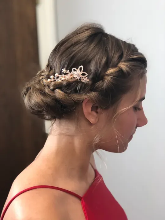 https://cdn.salonspotlight.com/photos/h47yQc8bB7ayApSeSzrV/30e8ba3b-41d3-4765-b28a-a27918cbe082_720x720