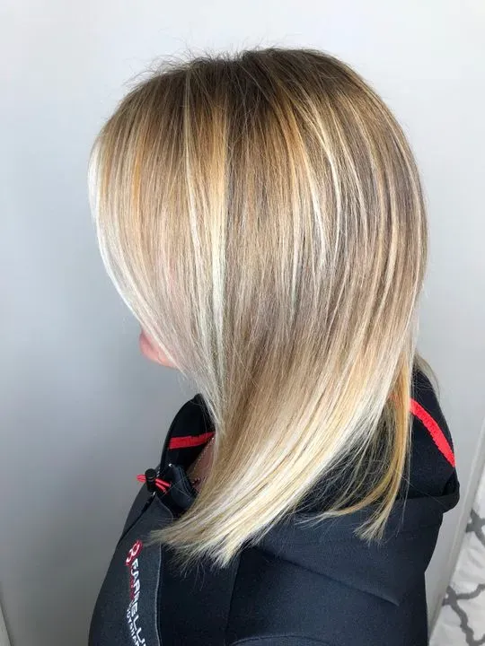https://cdn.salonspotlight.com/photos/h47yQc8bB7ayApSeSzrV/7c6b0a83-3b52-4564-8a8c-e654266ab257_720x720