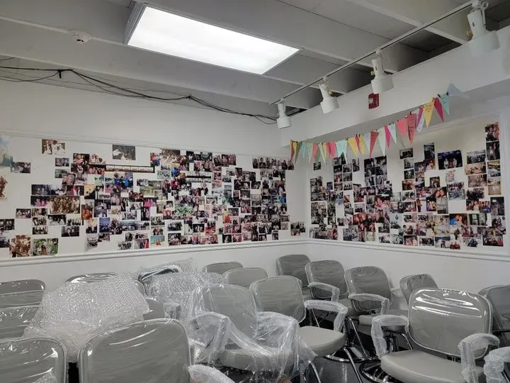 https://cdn.salonspotlight.com/photos/h4M6NQJ9y8RyLEu4zicT/81461b50-8f6d-4c75-a776-cfe097533460_720x720