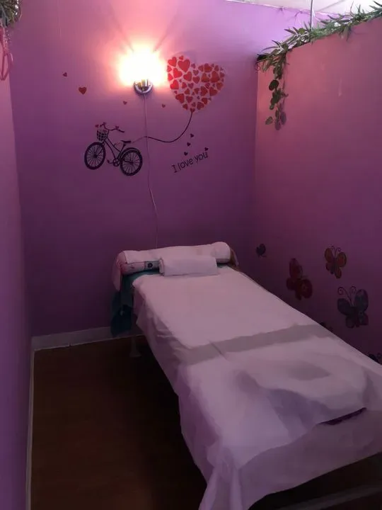 https://cdn.salonspotlight.com/photos/h5aCYJOZMHb7Fb6PP2zy/d3ab9fc3-8081-464a-b054-81c825beb467_720x720