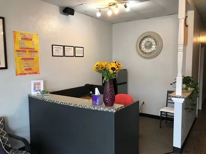 https://cdn.salonspotlight.com/photos/h6khyYMy9BQsRgtm4Qdt/aaf3f385-f999-426d-9c8e-0e455690dfde_720x720