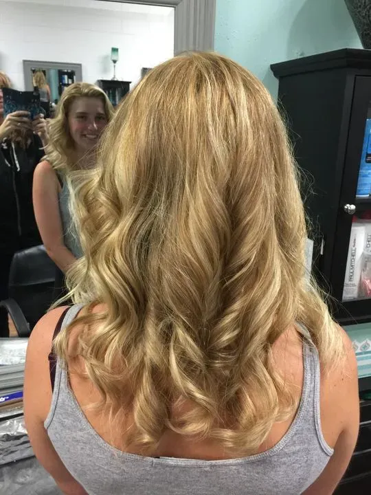 https://cdn.salonspotlight.com/photos/h72RLc6ptauLUAByqjQI/2f6015fa-7ad2-485c-af97-c741accb9537_720x720