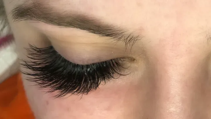 https://cdn.salonspotlight.com/photos/h7yBDL25689FVi9YLu12/d35dcf5b-dddc-4fe3-a818-ab19214fcd2c_720x720