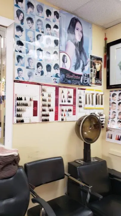 https://cdn.salonspotlight.com/photos/h8EUNQsJZ6mF2yCj0fcR/376798b6-f346-4fd7-b295-400241d6fd2b_720x720