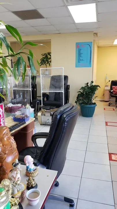 https://cdn.salonspotlight.com/photos/h8EUNQsJZ6mF2yCj0fcR/4de5a079-6857-4163-bc48-7faf0795a637_720x720