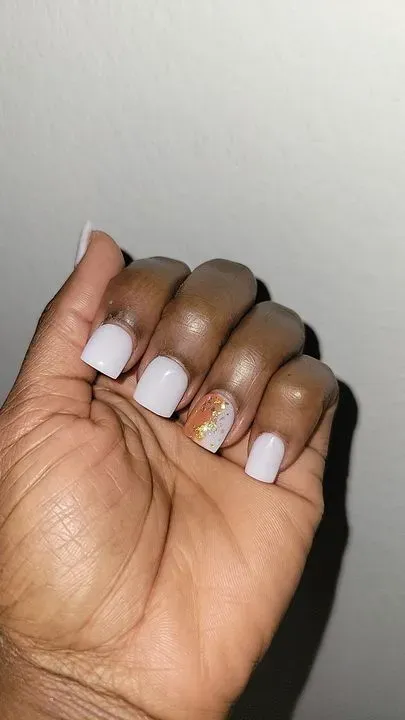 https://cdn.salonspotlight.com/photos/h8EUNQsJZ6mF2yCj0fcR/c96d7efa-c5f4-482c-a229-f5157856ee5b_720x720