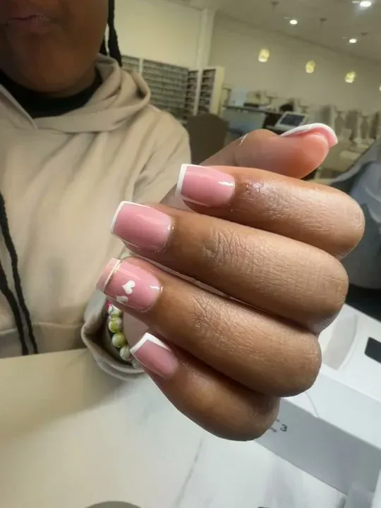 https://cdn.salonspotlight.com/photos/h8IU5Y3p7dTQFd1UhR07/32f57221-c522-41a4-bbda-502064358037_720x720