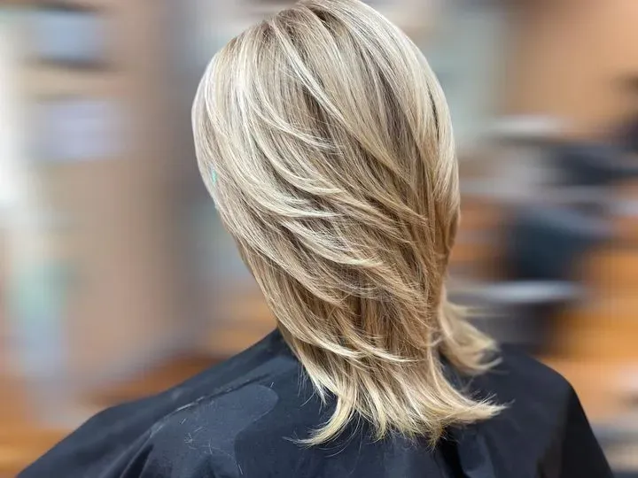 https://cdn.salonspotlight.com/photos/hAXbfJpRkZBmCCSdJst4/89bc928e-c128-41d8-822a-07c6873476f2_720x720