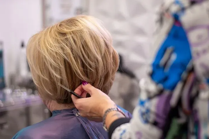 https://cdn.salonspotlight.com/photos/hAXbfJpRkZBmCCSdJst4/e6ba0e27-15d7-47f4-bfa5-bb31db1bf8d1_720x720