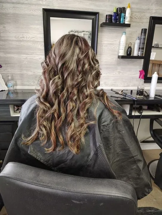 https://cdn.salonspotlight.com/photos/hEJjH9E3UJrThVJ1nyWV/bf6fe222-be0f-428a-8a2f-975491dd5095_720x720