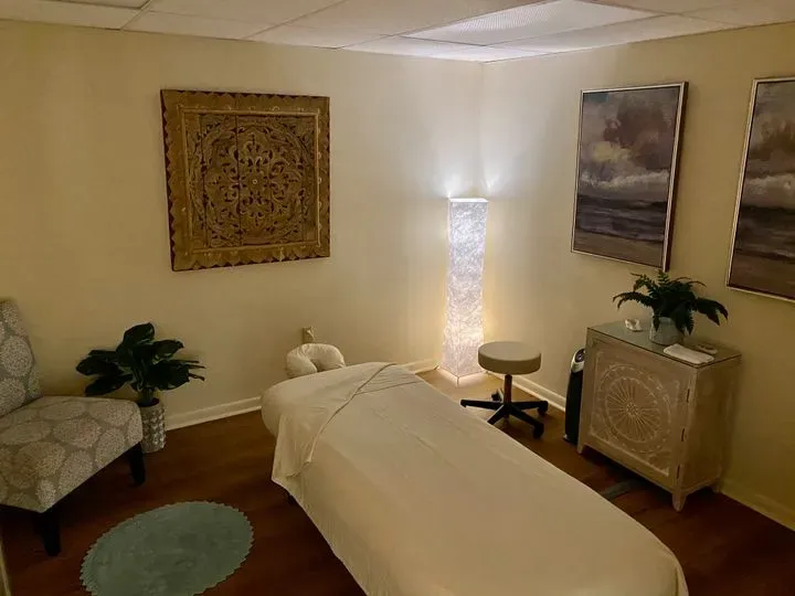 https://cdn.salonspotlight.com/photos/hEwbaV6Uckvyjl12EUFf/60c79cd6-45e1-4f2f-b418-b19c77682562_720x720