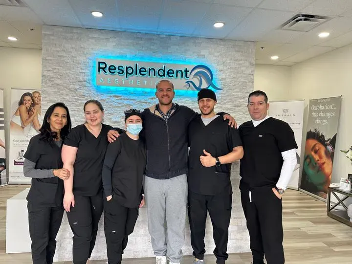 https://cdn.salonspotlight.com/photos/hGGWQ87eqM3p84rBPptV/5ff523ae-e265-4a57-93f8-41f360a10c06_720x720