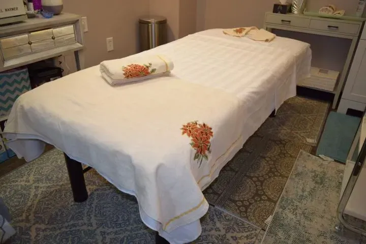 https://cdn.salonspotlight.com/photos/hGkiiQTlc022CwhPfn6H/e3f72cbb-6d2d-4ea1-9aba-768bc47369da_720x720