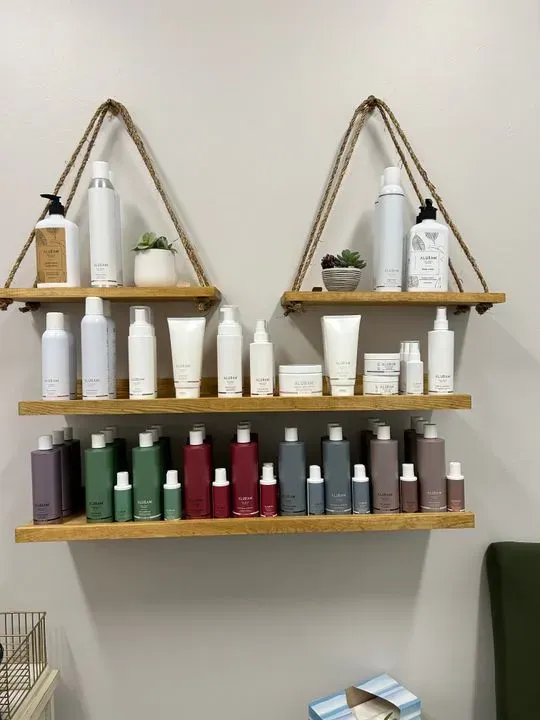 https://cdn.salonspotlight.com/photos/hKWZRRwtawjM6ftmrFTZ/0f79f108-a028-4da0-93c0-fa4c0b362eaf_720x720
