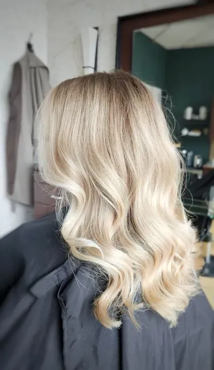 https://cdn.salonspotlight.com/photos/hM0io2tzSyIJlJkkG5BY/d01d6c20-d40b-4a40-8004-7a404da37f83_720x720
