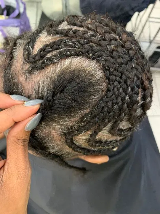 https://cdn.salonspotlight.com/photos/hMDcqVxhRmGV6brKv1x5/7f1cf1bb-d612-4418-b528-723a424141d5_720x720