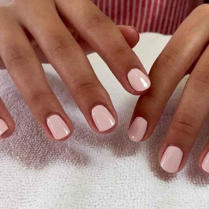 https://cdn.salonspotlight.com/photos/hNPHBzAdibCgHrB7yqFC/0e894aac-04cf-4555-9bb8-d8a56ba96587_720x720