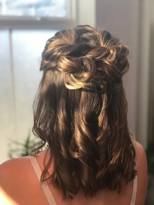 https://cdn.salonspotlight.com/photos/hNajLnSpyeAZSZc1yqvG/00679a7d-040e-412e-83ea-e2ef83f6fb38_720x720