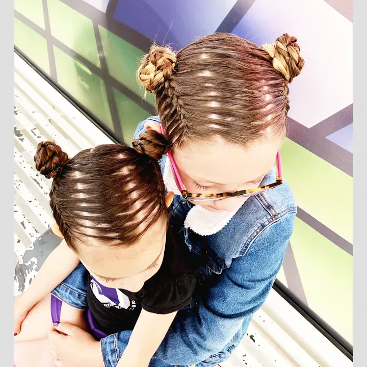 https://cdn.salonspotlight.com/photos/hNajLnSpyeAZSZc1yqvG/3f5f7e5e-204d-427a-a56f-c1c73b49b1ec_720x720