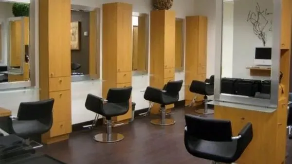 https://cdn.salonspotlight.com/photos/hTa298achYVWVrv0MH1T/8489610a-8006-4d04-8026-466eb722fb81_720x720