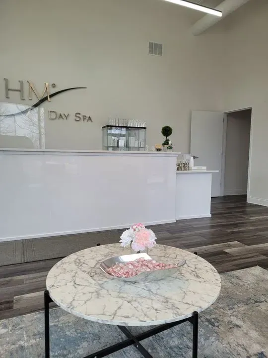 https://cdn.salonspotlight.com/photos/hVoDrqqHJ0XyWvQ2ZjLd/adb7743a-50c1-4137-94ad-85b93154ecc7_720x720
