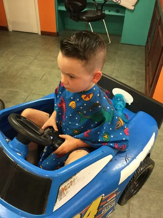 https://cdn.salonspotlight.com/photos/hW4c8H3XRfIB9Sg0Ntv8/b28dbf06-19a2-4c11-a63b-f1e04e559b05_720x720