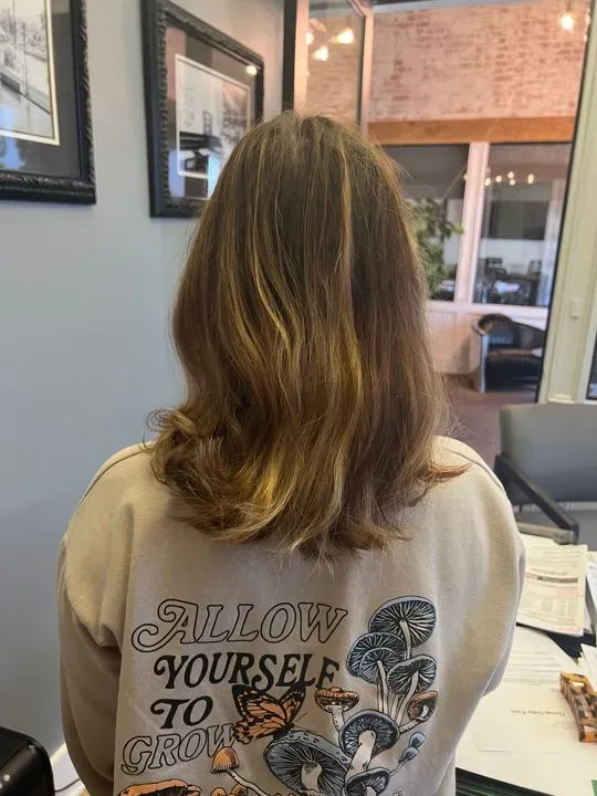 https://cdn.salonspotlight.com/photos/hXQDBYpy8bqNL72Vs7wy/b15a67c3-85d3-473b-9674-6de28d7711cf_720x720