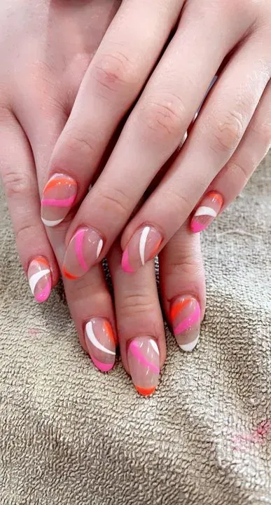 https://cdn.salonspotlight.com/photos/hXY4JYW5JUwmzxpiEwqN/4cc96c2e-4867-4e41-bae0-558c1859ccec_720x720
