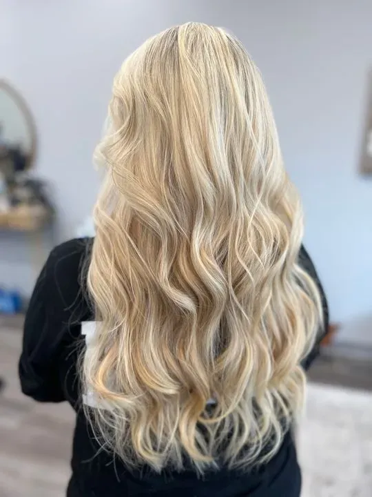 https://cdn.salonspotlight.com/photos/hXZTQfY08QTT76gkKvjD/ac573b3c-aad6-4a99-9712-27a2bbab2c71_720x720