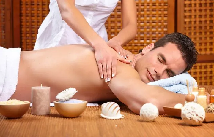 https://cdn.salonspotlight.com/photos/hZFpbIA8sOBMvSRjDLG8/b2336b70-de9e-4099-a02d-15c1164ace84_720x720