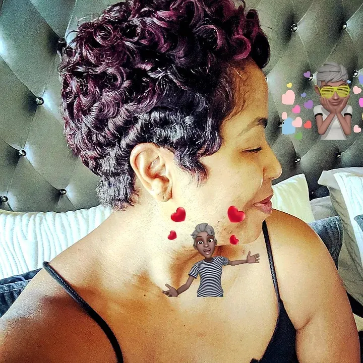 https://cdn.salonspotlight.com/photos/haGDOUkjWahOth08sVpQ/4a9b665d-ed52-49e1-9b6b-fc9bbdb1dda3_720x720