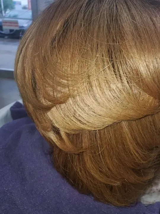 https://cdn.salonspotlight.com/photos/haGDOUkjWahOth08sVpQ/584f02c4-5da4-48b3-9664-3ef41fd1631a_720x720
