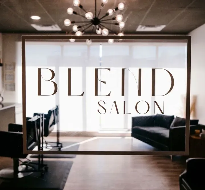 https://cdn.salonspotlight.com/photos/haaikvJjlmYRM3Ia9nbM/4919a1e7-a99d-4065-ba51-a2d1307abb7c_720x720