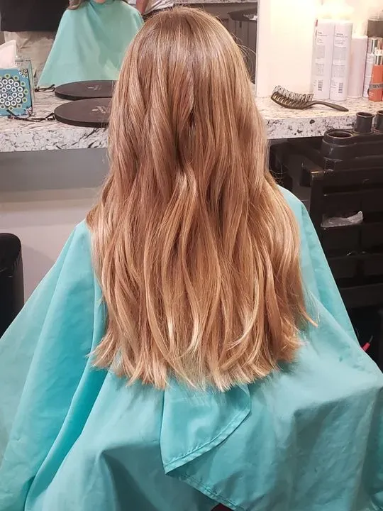 https://cdn.salonspotlight.com/photos/havOu356a8S31oD6cOTD/4c76c928-9e61-4a0f-a2c8-2aa9363db5bb_720x720