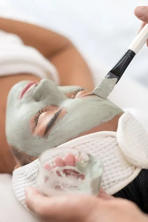 https://cdn.salonspotlight.com/photos/hdIURIiVhrVbFLCwzsVe/95ea9cf0-262f-422b-87cb-5c1b2837d122_720x720
