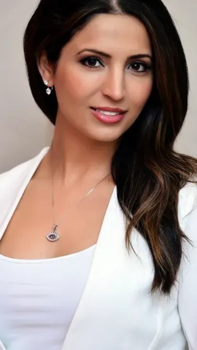 https://cdn.salonspotlight.com/photos/hffylXMD701xAqlgqC41/c353fe8b-25b7-4453-bc1d-d2e7b4be646c_720x720