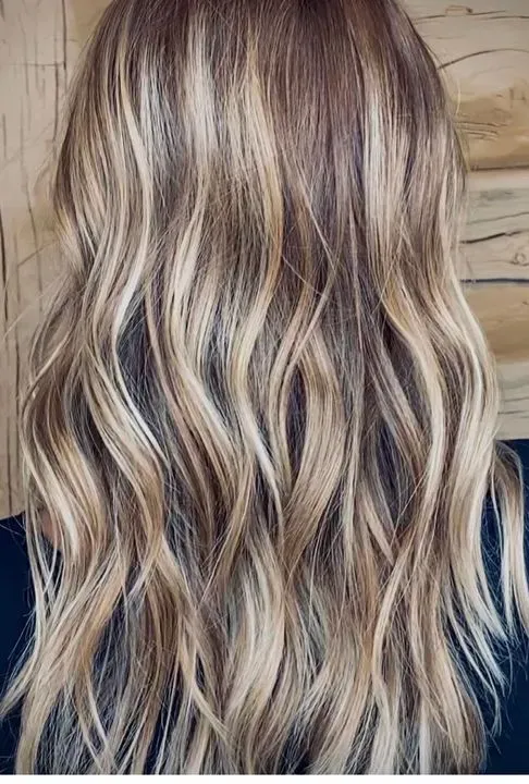 https://cdn.salonspotlight.com/photos/hgIQIT18ZV63GeSuSu1f/cb28613f-15f3-4194-80bc-6c3e3f968de6_720x720
