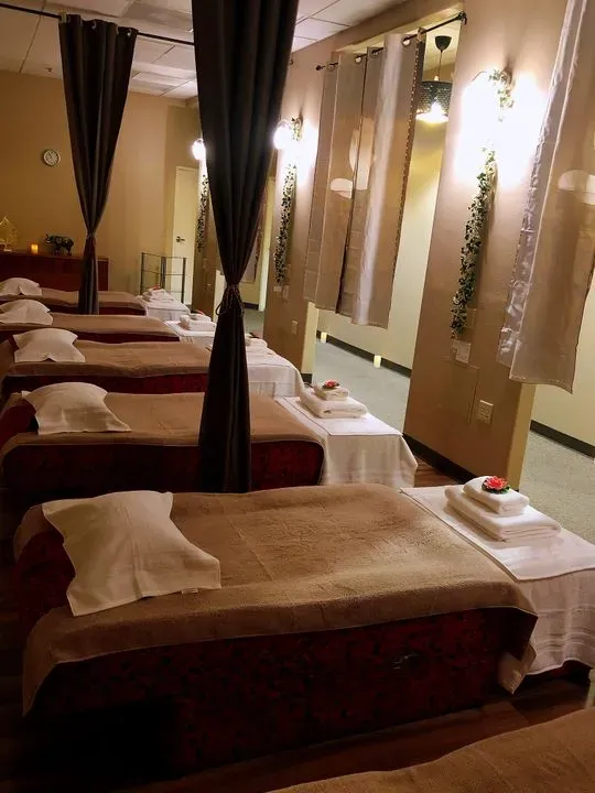 https://cdn.salonspotlight.com/photos/hgS5Er1otKVire1a443B/670af8b0-4c15-4395-8fe2-9a6e71a48539_720x720