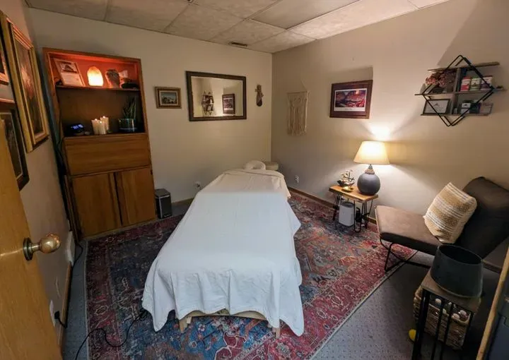https://cdn.salonspotlight.com/photos/hhNRyEarYZwcTPX9LhfX/33cc29b7-f359-4720-a3d1-e1d679a3264a_720x720